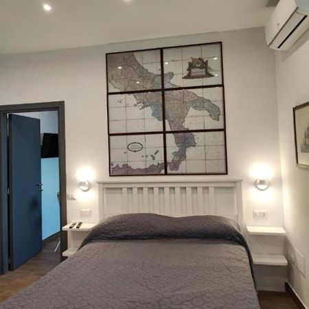Suite Napoletana Νάπολη Εξωτερικό φωτογραφία