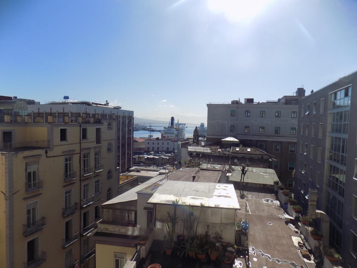 Suite Napoletana Νάπολη Εξωτερικό φωτογραφία