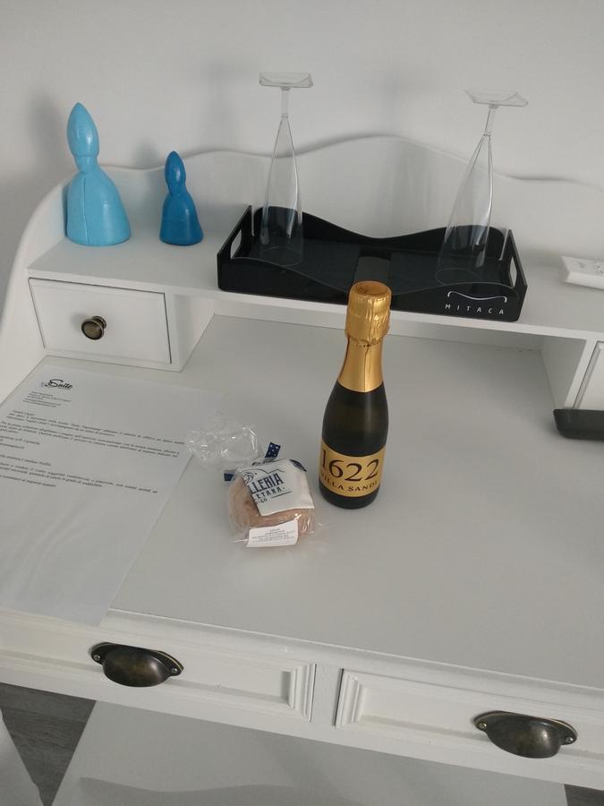 Suite Napoletana Νάπολη Εξωτερικό φωτογραφία
